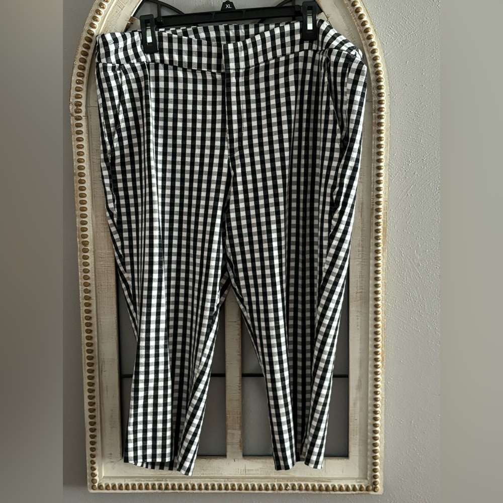 Size 18 plaid capri pants